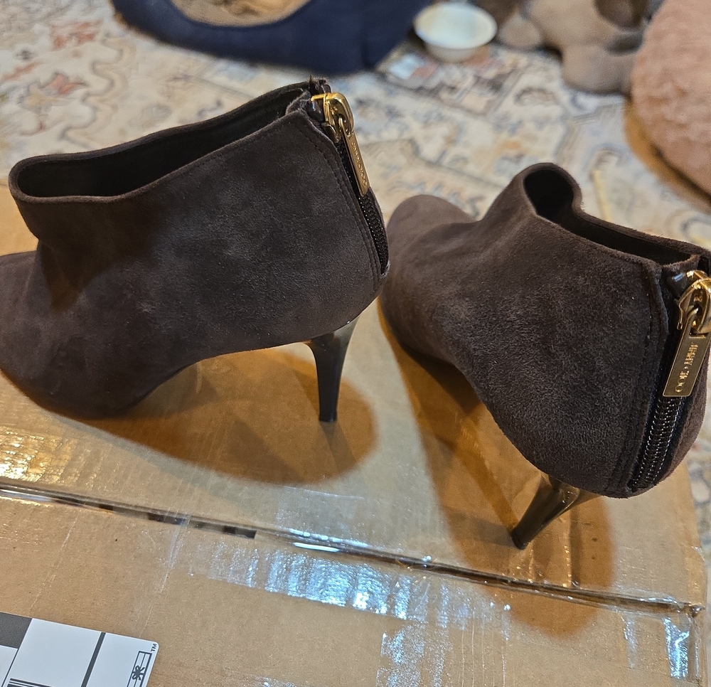 Jimmy Choo Shoes - Picture 12 of 12
